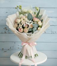 Букет цветов из:  Розы и Лизиантусы #REPLACE_PRED# Таврическом