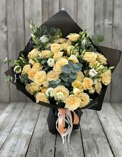 Букет цветов из:  Розы и Лизиантусы в Таврическом