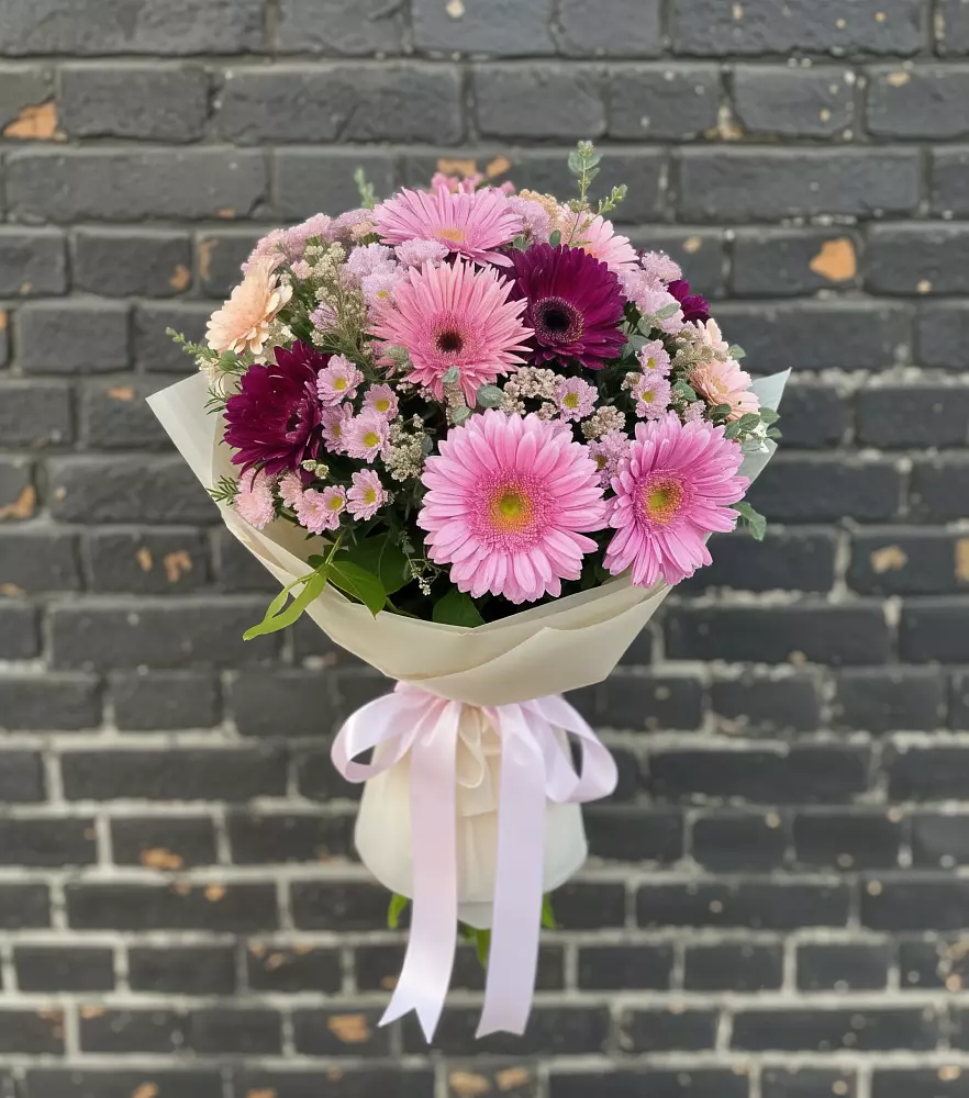Букет цветов из: Герберы и Хризантемы в Таврическом