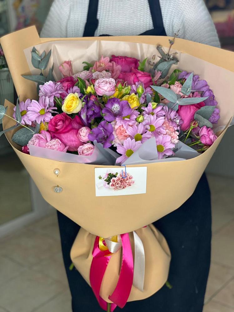 Букет цветов из: Хризантемы, Гвоздики и Альстромерии в Таврическом