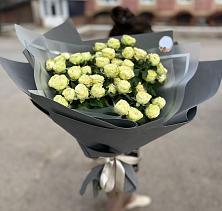Букет Белые кустовые розы Солинеро в Таврическом