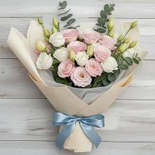 Букет цветов из:  Лизиантусы #REPLACE_PRED# Таврическом