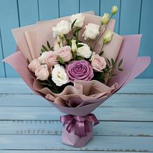 Букет цветов из:  Розы и Лизиантусы в Таврическом