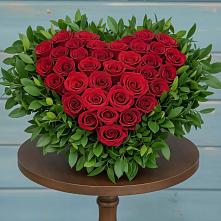 Цветочная композиция из Розы в виде сердца в Таврическом