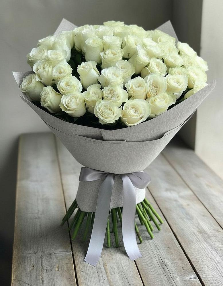 Букет 35 Белых роз в Таврическом
