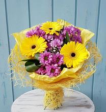 Букет цветов из:  Хризантемы и Герберы в Таврическом