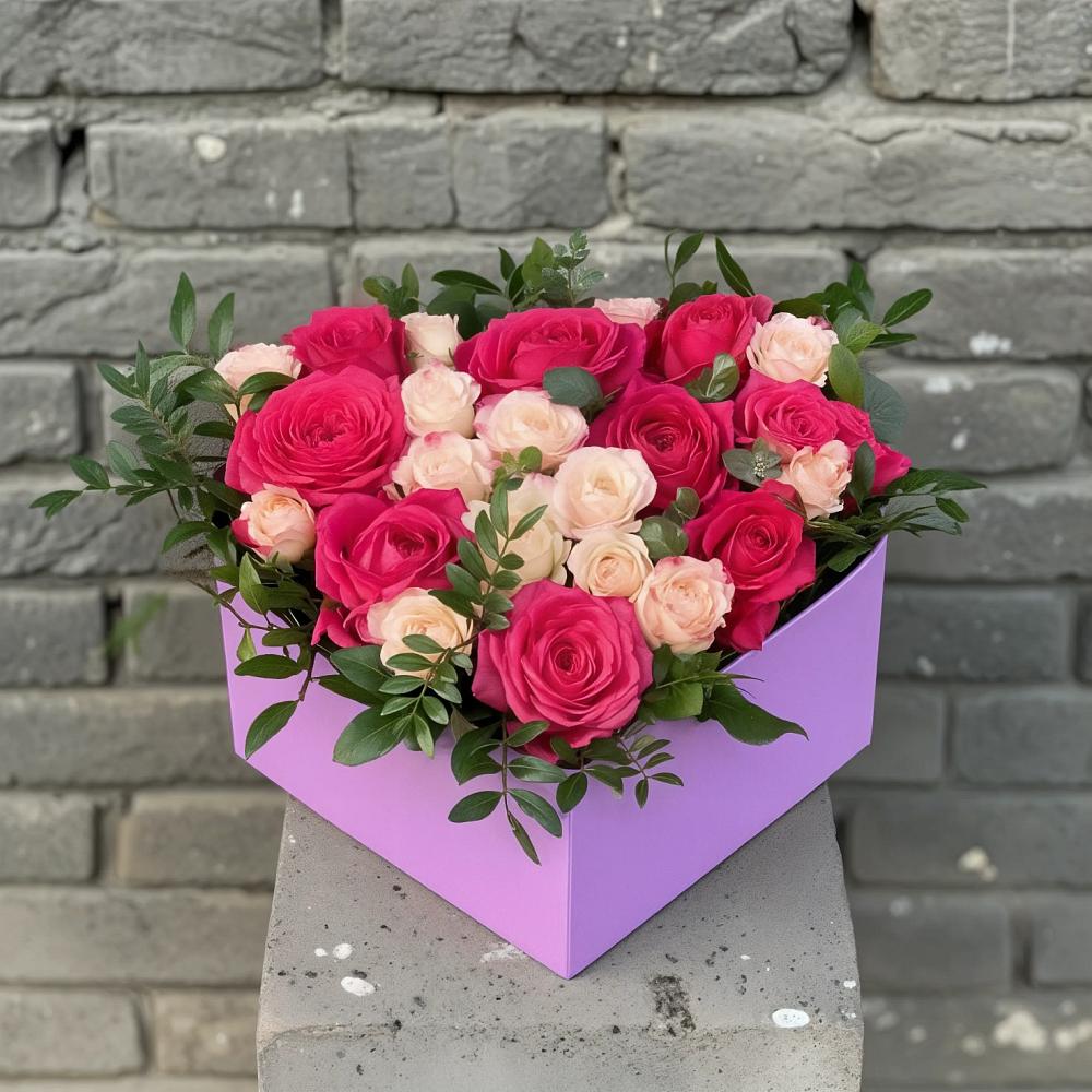 Цветочная композиция из Розы в коробке в Таврическом