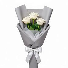 Букет 3 белые розы в Таврическом