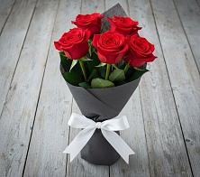 Букет 5 Красных роз Эдлесс Лав #REPLACE_PRED# Таврическом