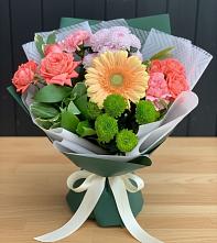 Букет цветов из:  Гвоздики, Розы, Герберы и Хризантемы в Таврическом