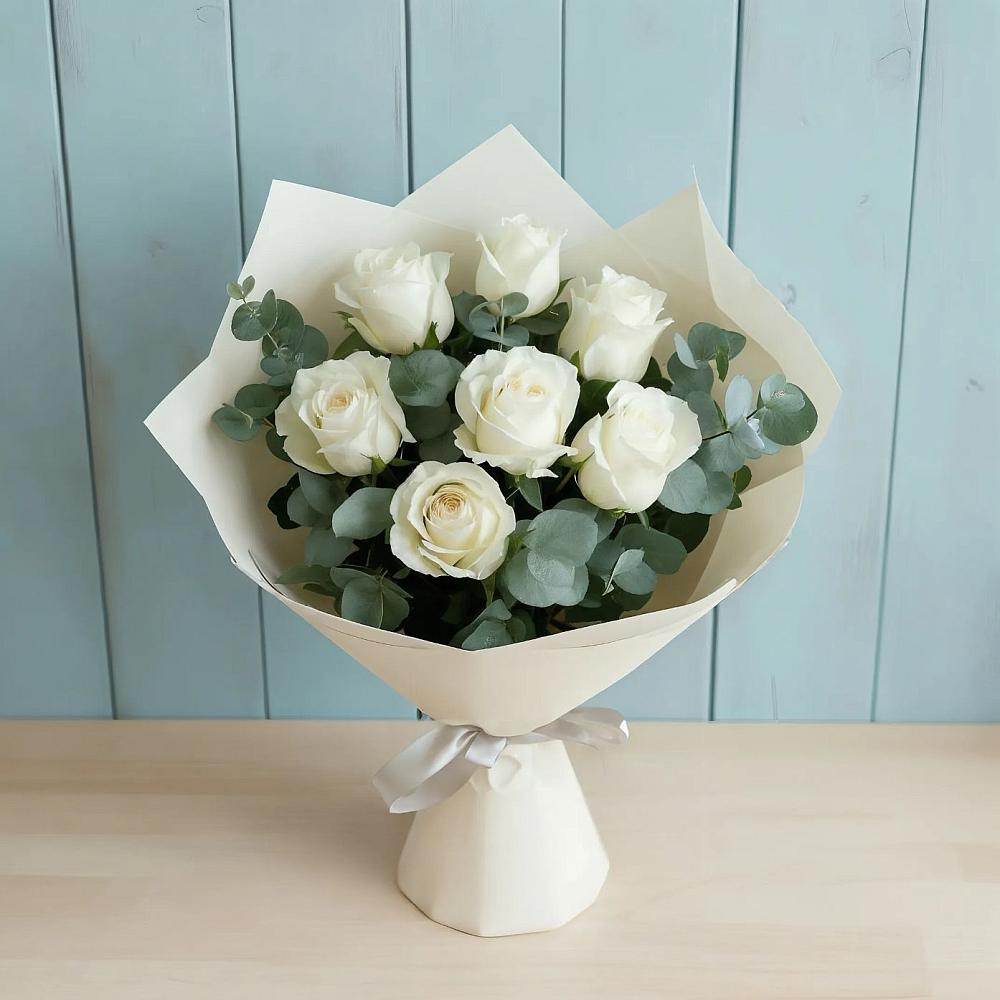 Букет Белые розы в Эвкалипте в Таврическом