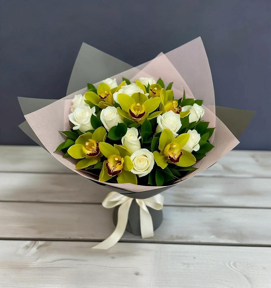 Букет цветов из: Орхидеи и Розы в Таврическом