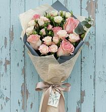 Букет цветов из:  Розы в Таврическом