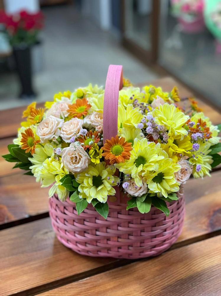 Цветочная композиция из Хризантемы и Розы в корзине в Таврическом