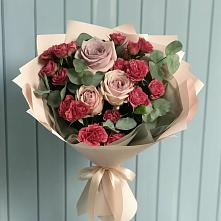 Букет цветов из:  Гвоздики и Розы #REPLACE_PRED# Таврическом
