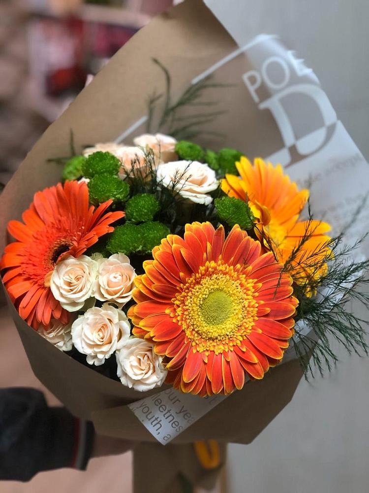 Букет цветов из: Герберы, Хризантемы и Розы в Таврическом