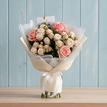 Букет цветов из:  Розы в Таврическом