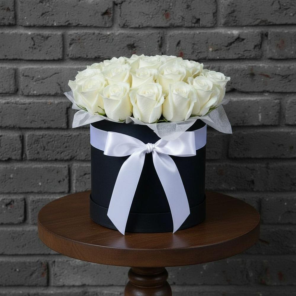 Цветочная композиция из Розы в шляпной коробке в Таврическом