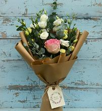 Букет цветов из:  Розы и Лизиантусы в Таврическом