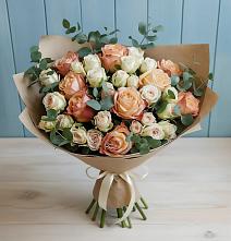 Букет цветов из:  Альстромерии и Розы в Таврическом
