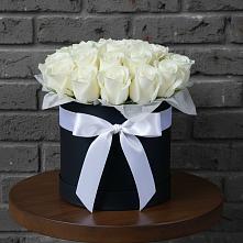 Цветочная композиция из Розы в шляпной коробке в Таврическом